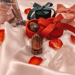 Yoni Egg z tygřího oka bez dírky, velikost M, s podstavcem z tygřího oka