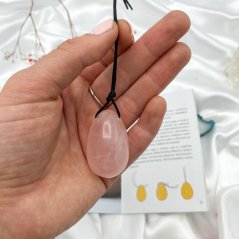 Yoni Egg z růženínu s dírkou, velikost M